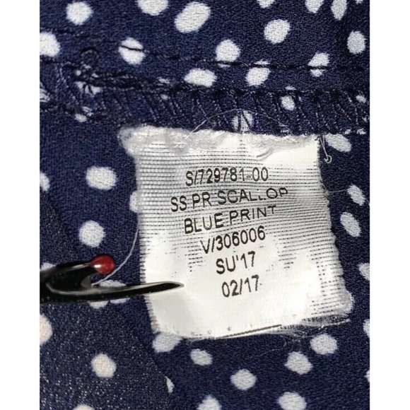 Banana Republic Sz PETITES XS Navy Scattered Dots Print Scalloped S/S Top EUC - Picture 8 of 8